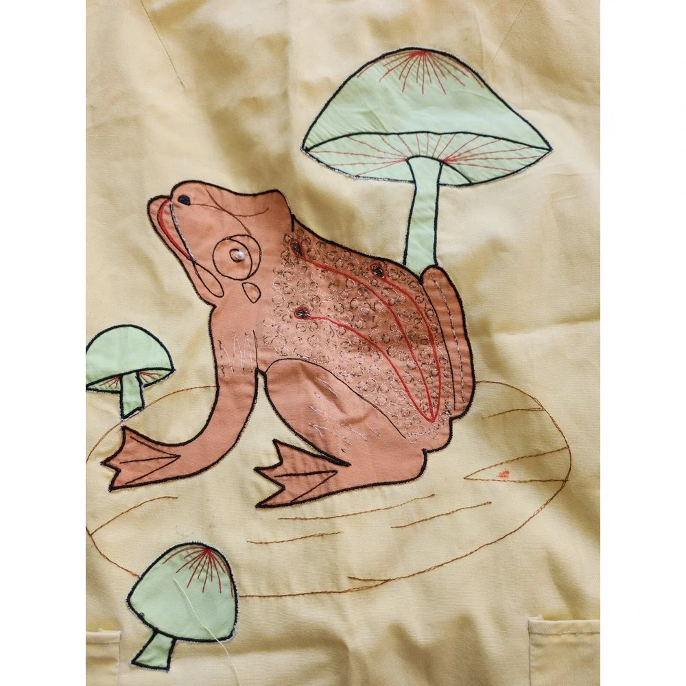 Small Yellow Embroidered Frog,‎ Mushrooms,  Apron,Grandwear, Pockets, Button Up